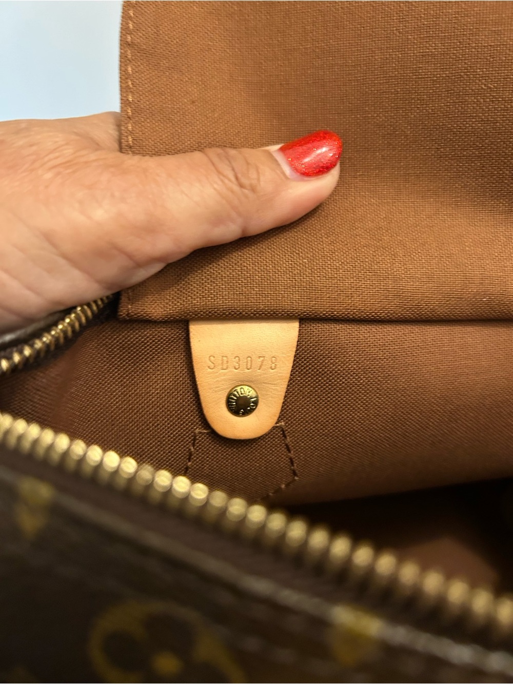 Authentic Louis Vuitton Speedy 30 in Monogram canvas - Picture 7 of 15